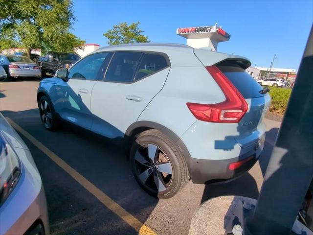 2019 Volvo XC40 T5 Momentum