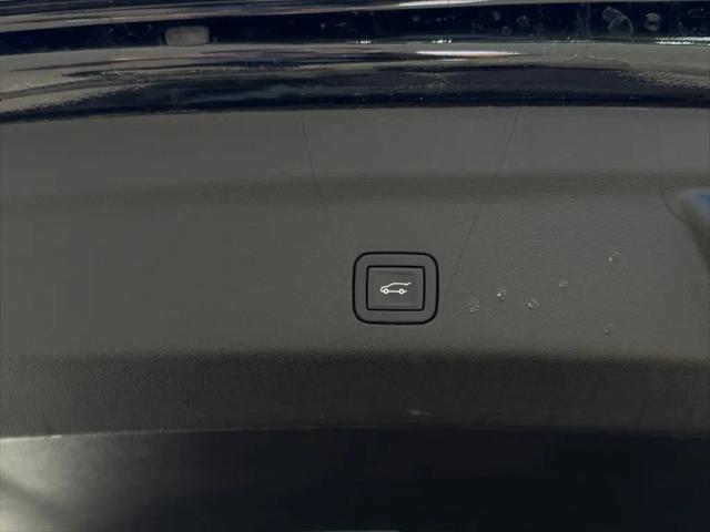 2023 Cadillac Escalade ESV Sport