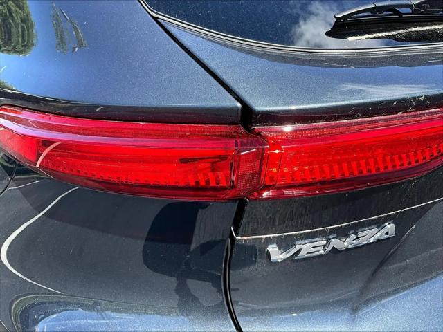 2024 Toyota Venza LE