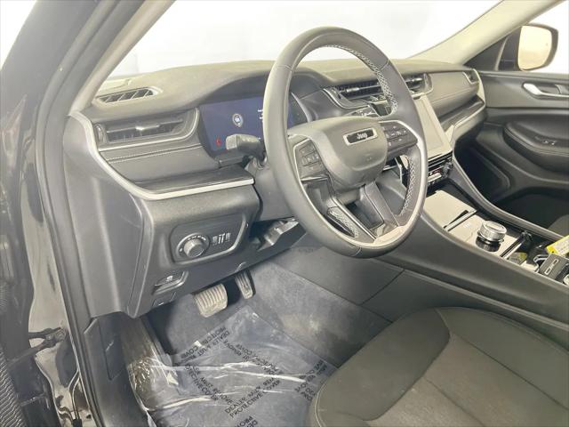2023 Jeep Grand Cherokee L Laredo 4x4