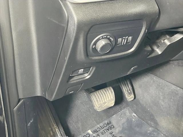 2023 Jeep Grand Cherokee L Laredo 4x4