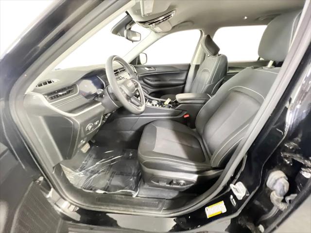 2023 Jeep Grand Cherokee L Laredo 4x4