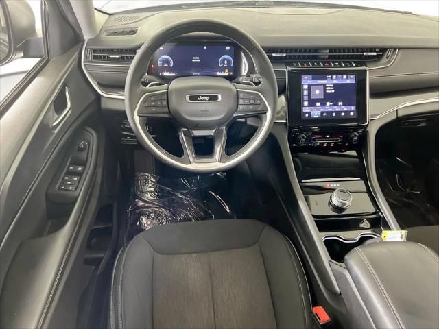 2023 Jeep Grand Cherokee L Laredo 4x4