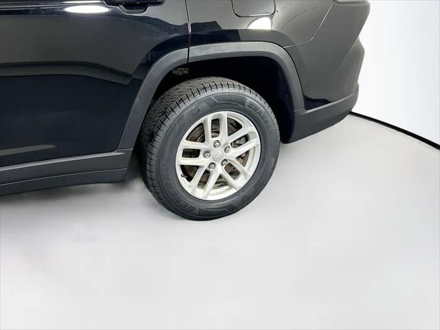 2023 Jeep Grand Cherokee L Laredo 4x4