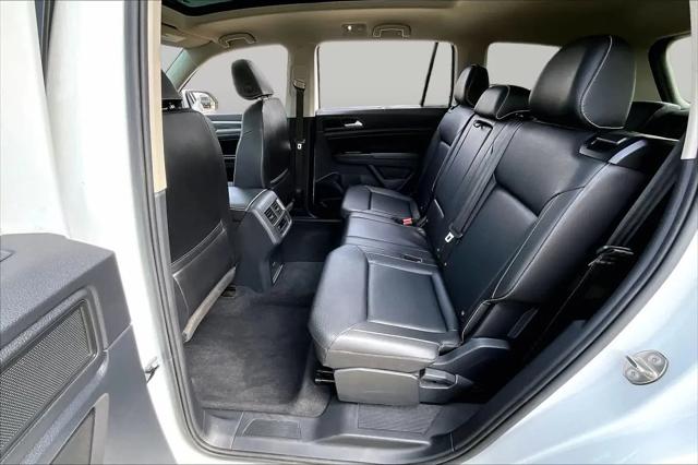 2021 Volkswagen Atlas 3.6L V6 SE w/Technology R-Line