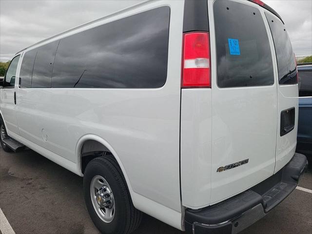 2025 Chevrolet Express Passenger RWD 3500 Extended Wheelbase LT
