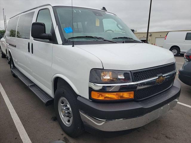 2025 Chevrolet Express Passenger RWD 3500 Extended Wheelbase LT