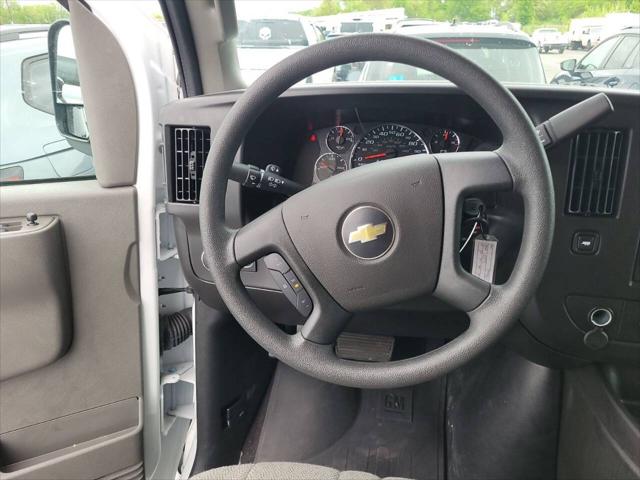 2025 Chevrolet Express Passenger RWD 3500 Extended Wheelbase LT