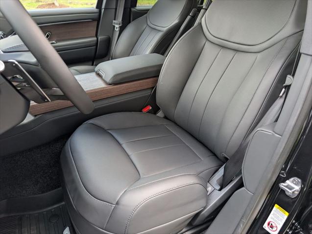 2026 Land Rover Range Rover P400 SE 7 Seat