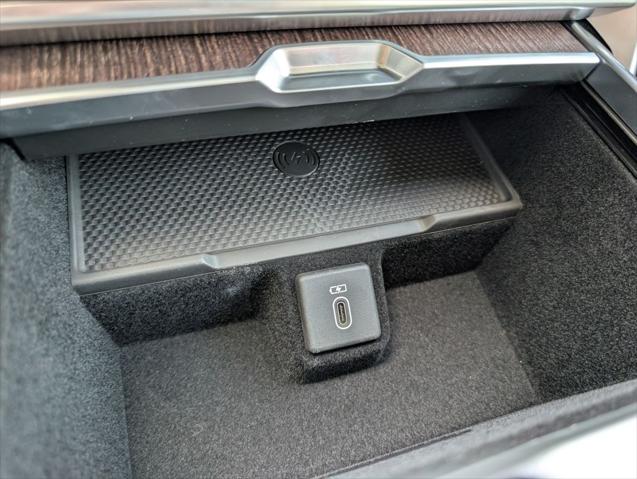 2026 Land Rover Range Rover P400 SE 7 Seat