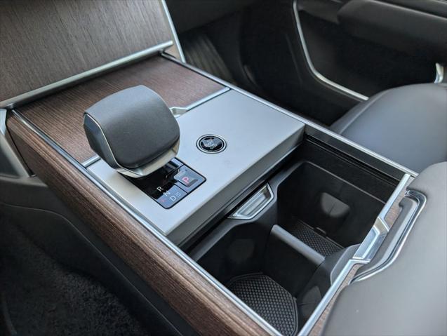 2026 Land Rover Range Rover P400 SE 7 Seat
