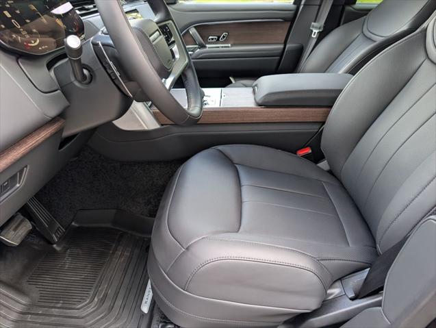 2026 Land Rover Range Rover P400 SE 7 Seat