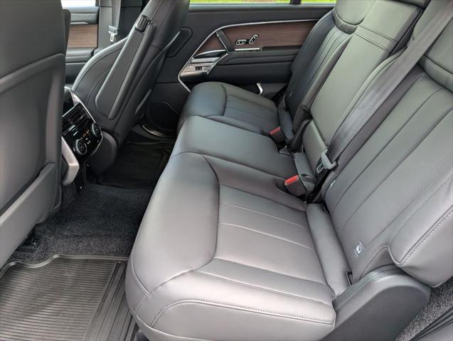 2026 Land Rover Range Rover P400 SE 7 Seat
