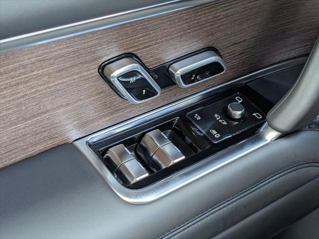 2026 Land Rover Range Rover P400 SE 7 Seat