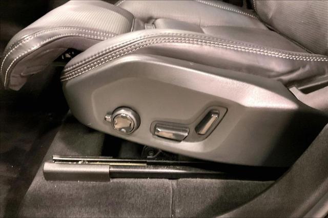 2023 Volvo XC60 B5 Ultimate Bright Theme