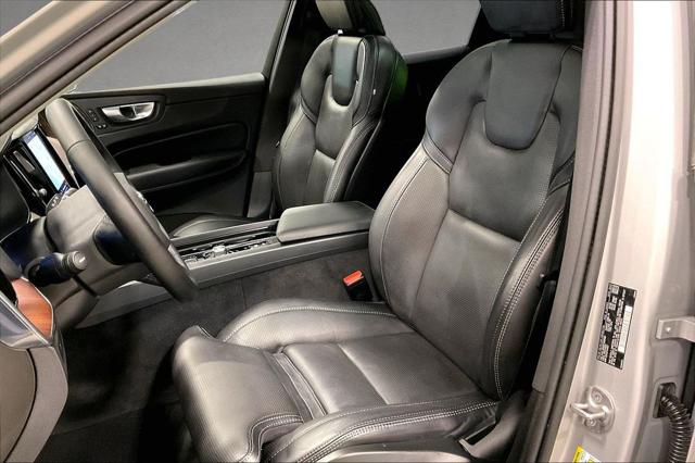 2023 Volvo XC60 B5 Ultimate Bright Theme