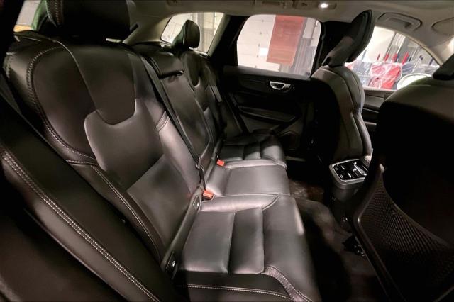 2023 Volvo XC60 B5 Ultimate Bright Theme