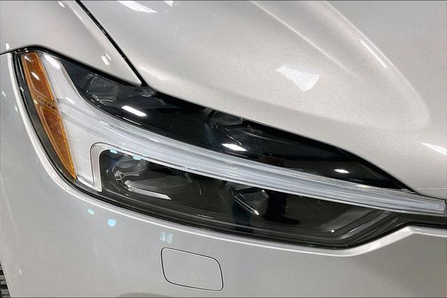 2023 Volvo XC60 B5 Ultimate Bright Theme