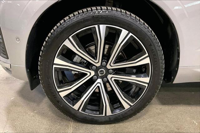 2023 Volvo XC60 B5 Ultimate Bright Theme
