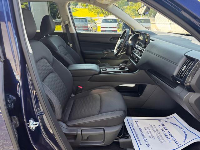 2025 Nissan Pathfinder SV 4WD