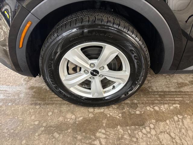 2023 Kia Sorento LX