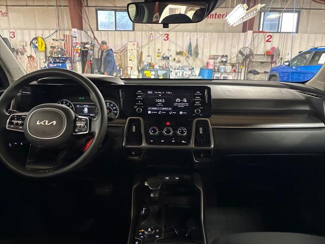 2023 Kia Sorento LX