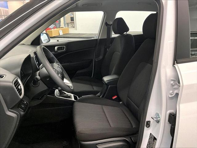 2025 Hyundai Venue SE