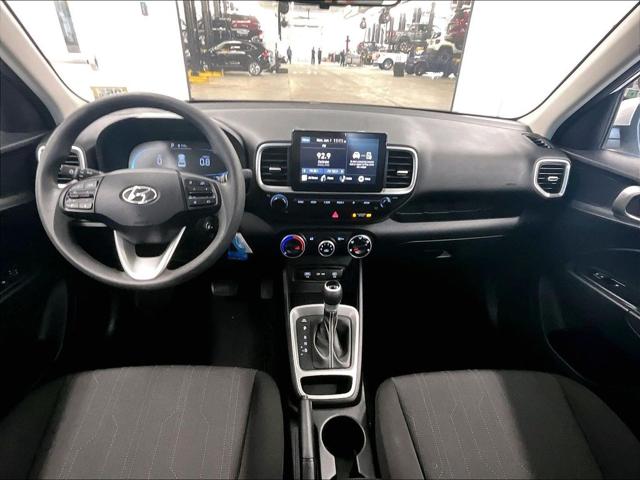 2025 Hyundai Venue SE