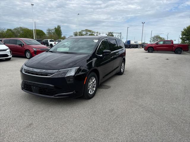 2027 Chrysler Pacifica Select for sale in Woodville, OH