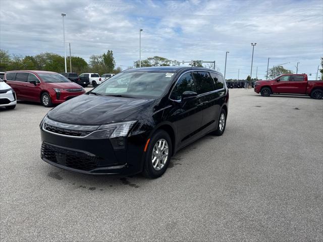 2027 Chrysler Pacifica Select for sale in Woodville, OH