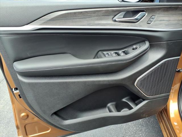 2026 Jeep Grand Cherokee Limited Reserve