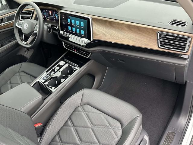 2026 Volkswagen Atlas SE with Technology