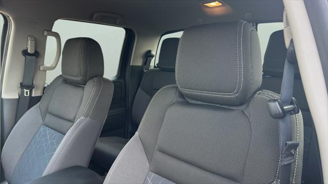 2025 Nissan Frontier Crew Cab SV 4x2