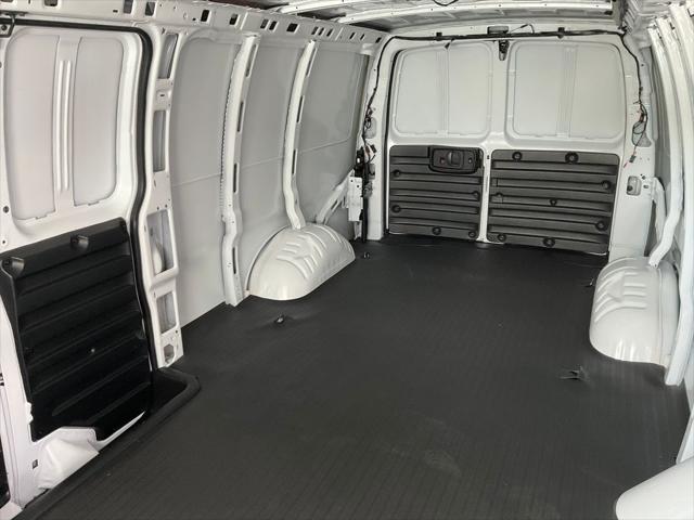 2026 Chevrolet Express Cargo Van 3500 Extended Wheelbase, WT, RWD