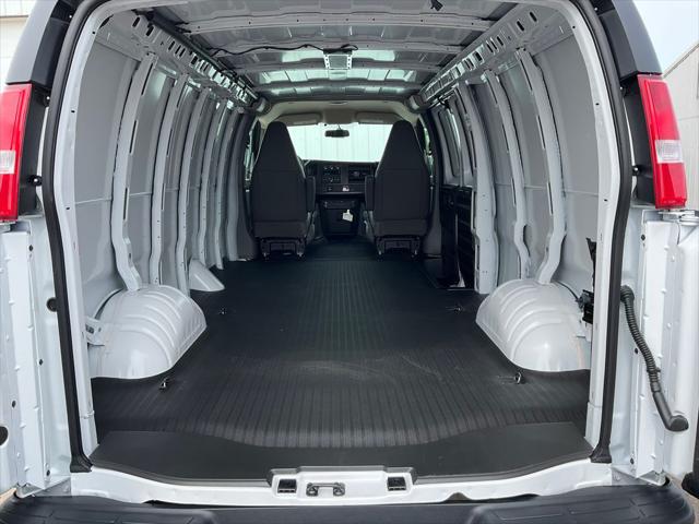 2026 Chevrolet Express Cargo Van 3500 Extended Wheelbase, WT, RWD