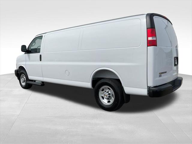 2026 Chevrolet Express Cargo Van 3500 Extended Wheelbase, WT, RWD