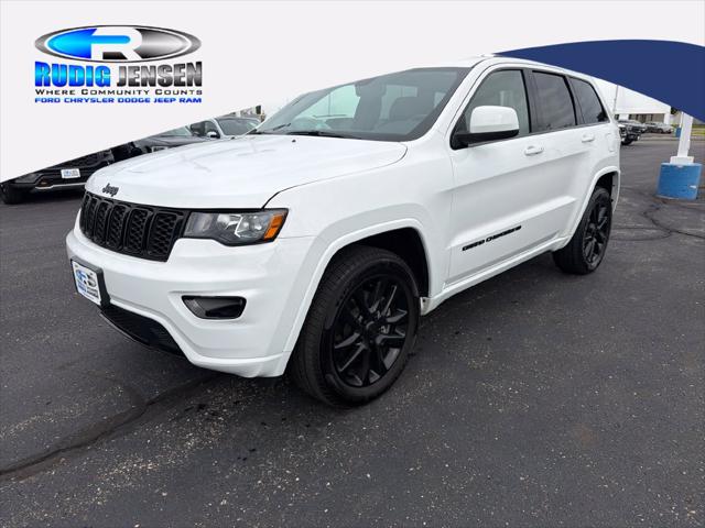2022 Jeep Grand Cherokee Laredo X 4x4 for sale in New Lisbon, WI