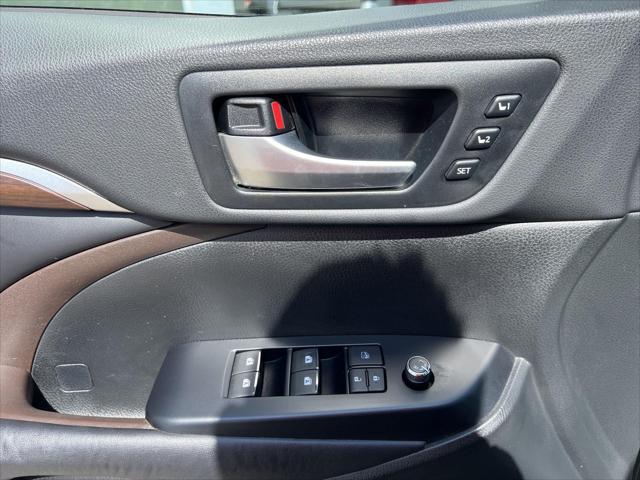 2016 Toyota Highlander Limited Platinum V6