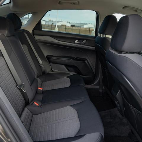 2025 Kia K5 LXS