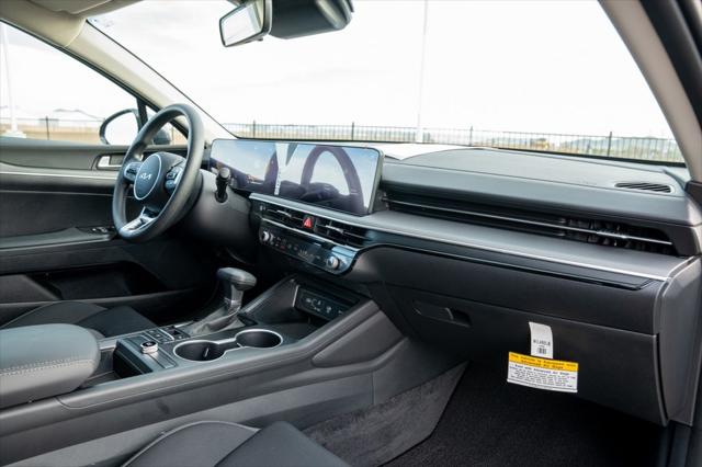 2025 Kia K5 LXS