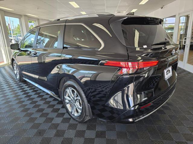 2024 Toyota Sienna Platinum