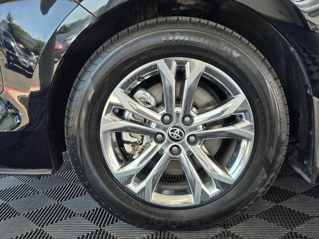 2024 Toyota Sienna Platinum