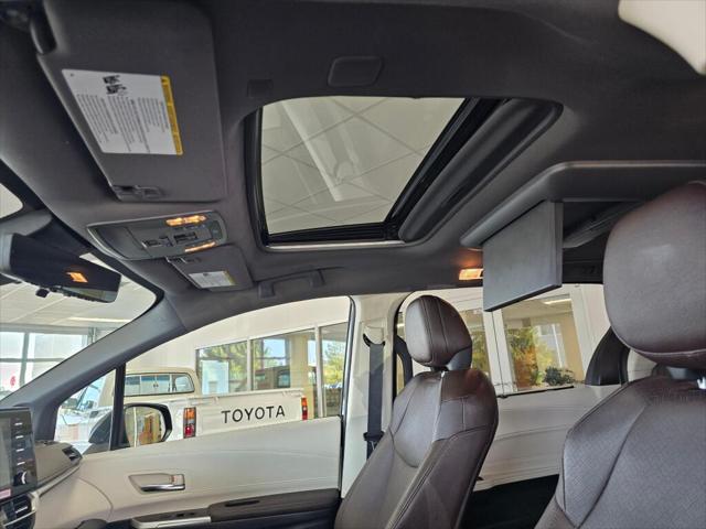 2024 Toyota Sienna Platinum
