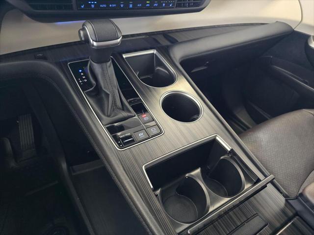 2024 Toyota Sienna Platinum