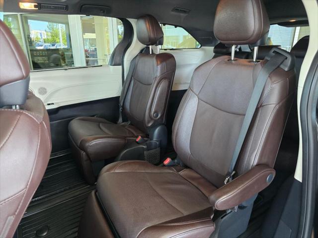 2024 Toyota Sienna Platinum
