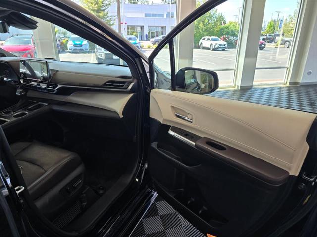 2024 Toyota Sienna Platinum