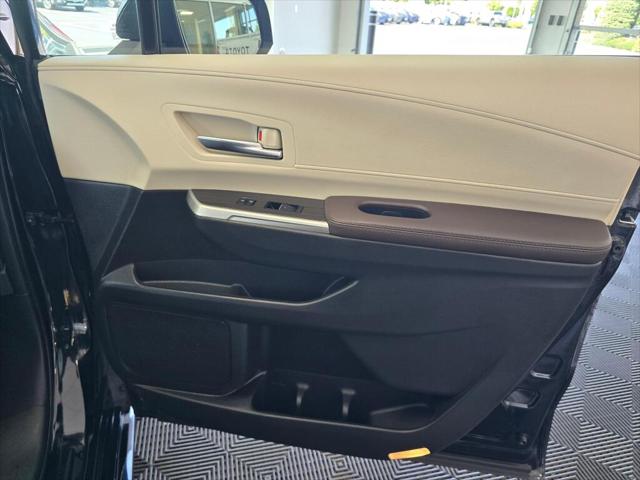 2024 Toyota Sienna Platinum