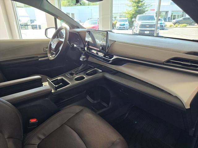 2024 Toyota Sienna Platinum
