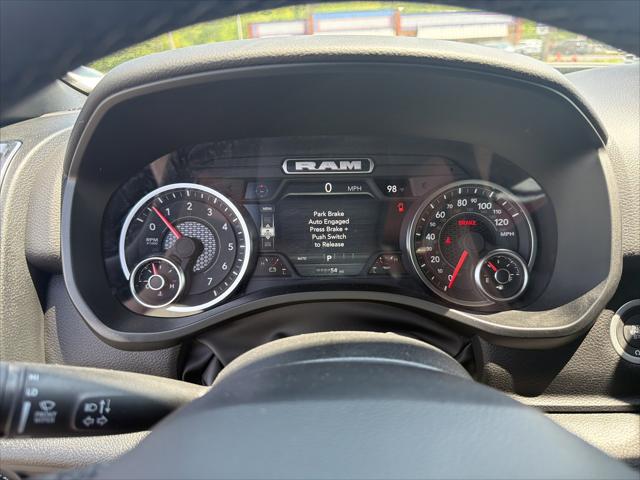 2026 Ram 1500 Big Horn Crew Cab 4x4 5'7" Box