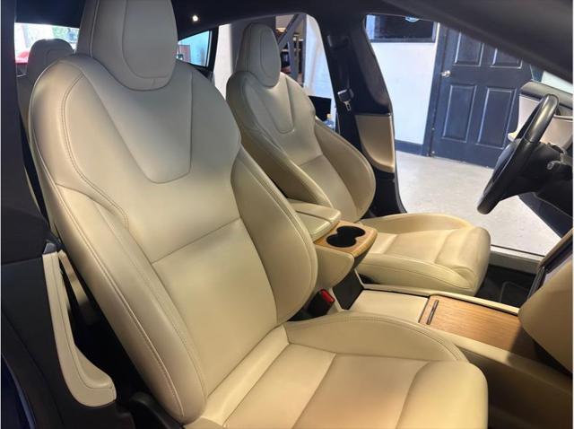 2020 Tesla Model S Unknown